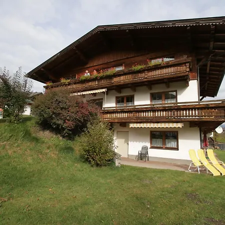 Cozy Holiday Apartment With Sauna In Schladming