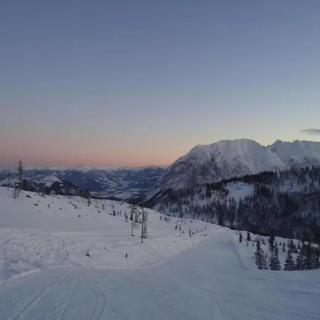 Geraeumige In Mit Sauna