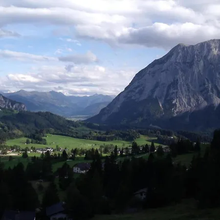 Geraeumige In Mit Sauna Apartman Schladming